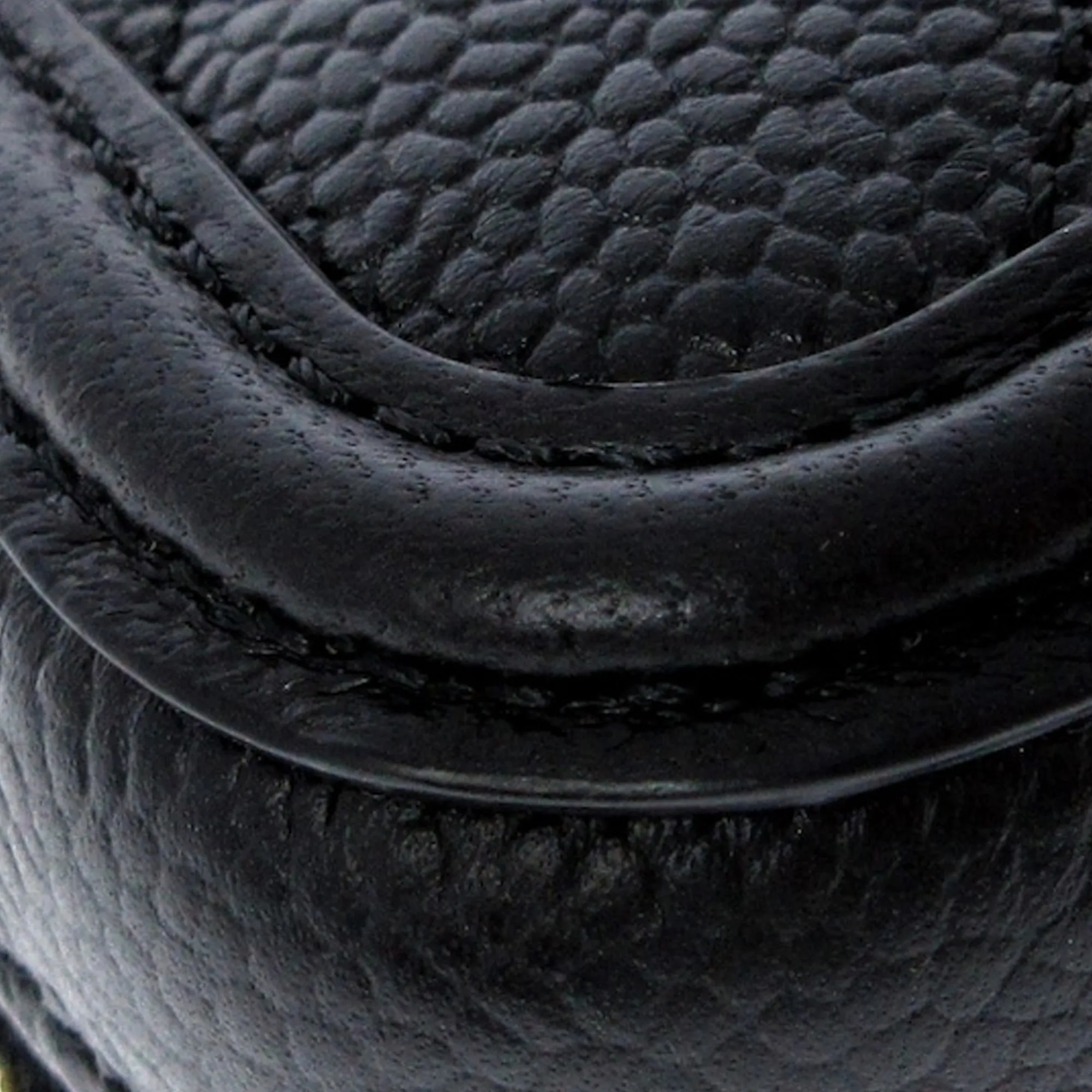 Chanel CC Filigree Vanity Case Black Caviar gold