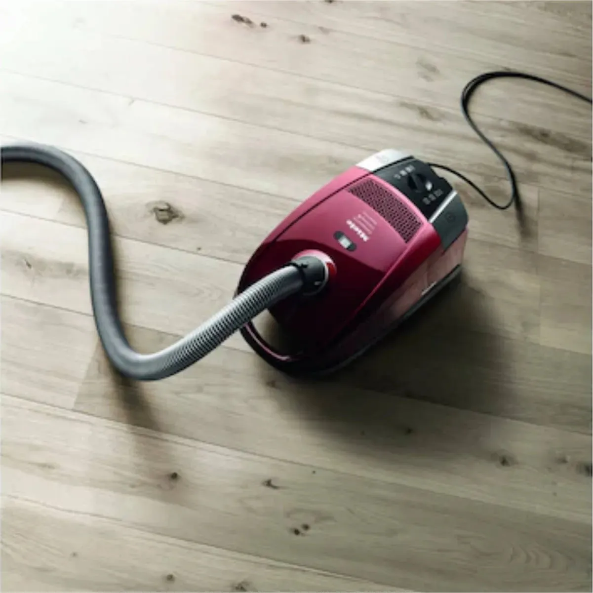 Miele Compact C2 Cat & Dog Canister Vacuum Cleaner 41DBE430CDN (Mango Red)