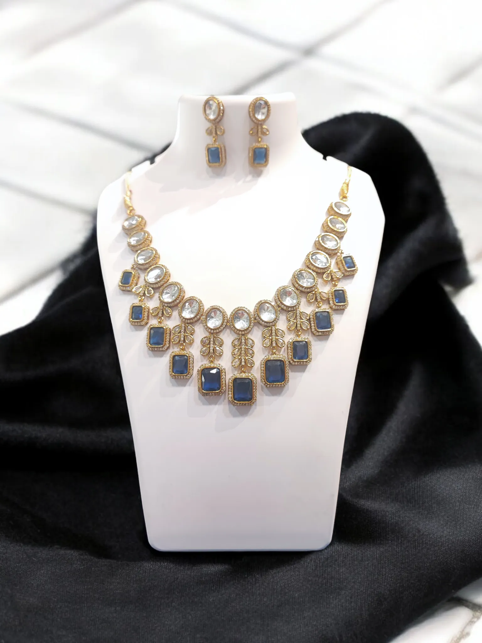 Pearlfect Blue Mirror Statement Necklace Set