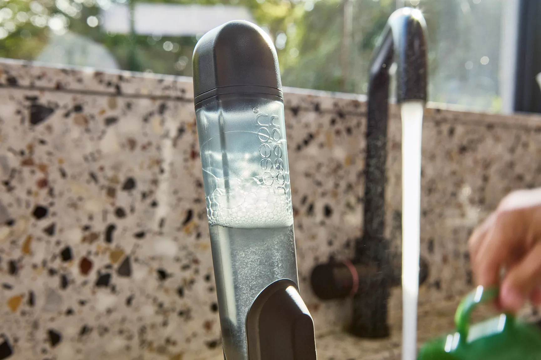 SinkTech™ Soap Dispensing Washing-Up Brush with Replacement Head